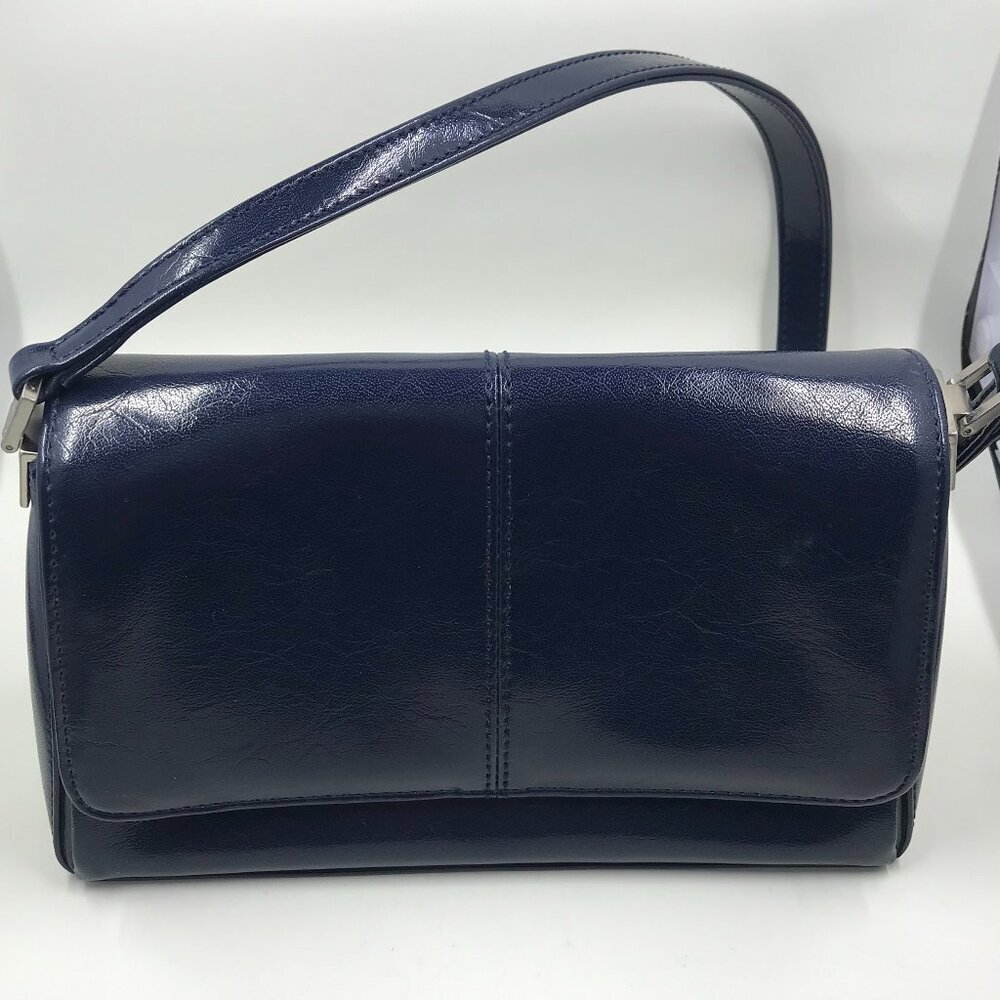 Vintage Liz Claiborne Navy handbag with short strap.  Excellent condition purse